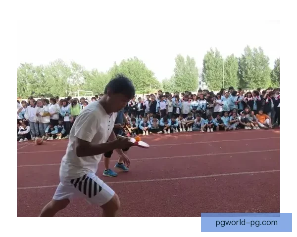 世界举重锦标赛：挥汗拼搏 精彩绽放