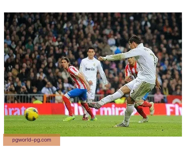 点球技术大揭秘：命中要诀及实战技巧